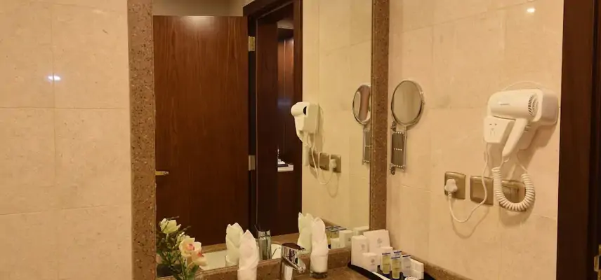 Zaha Al Munawara Hotel image